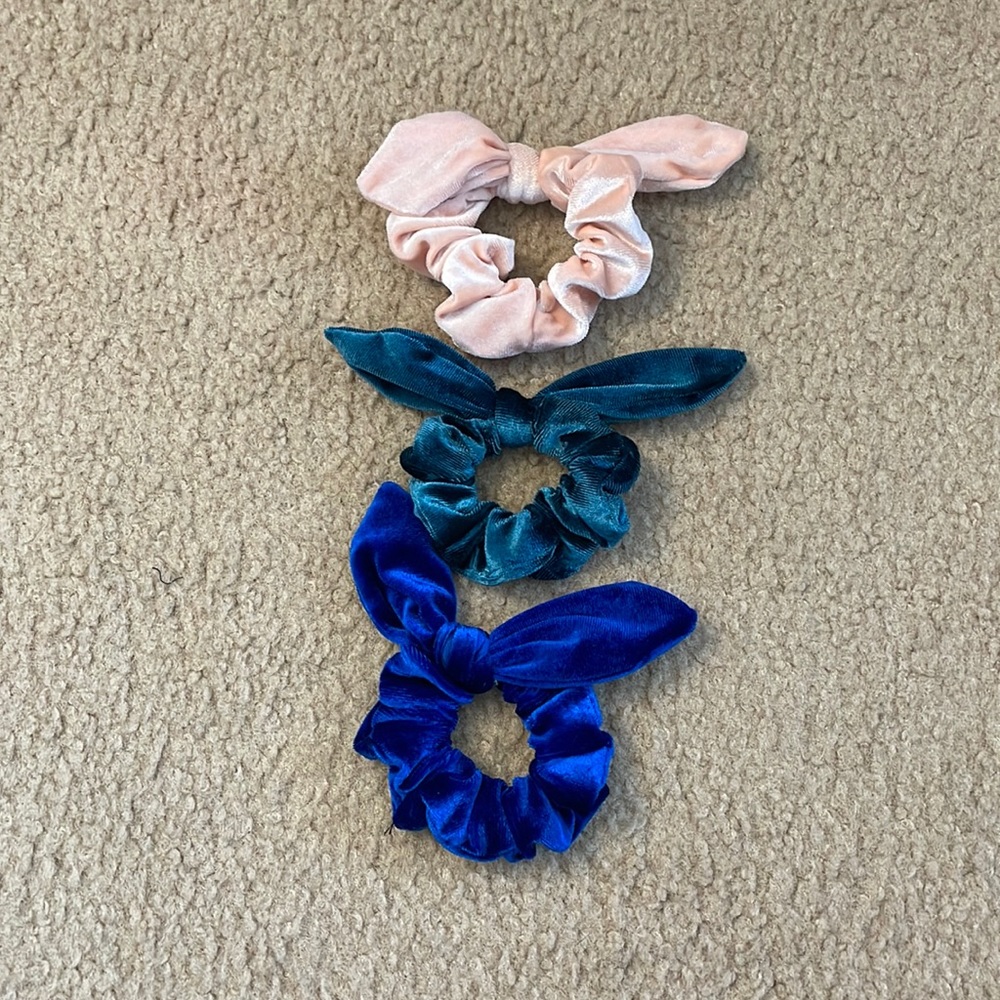 NWOT 3 Pack Velvet Hair Ties. One Size